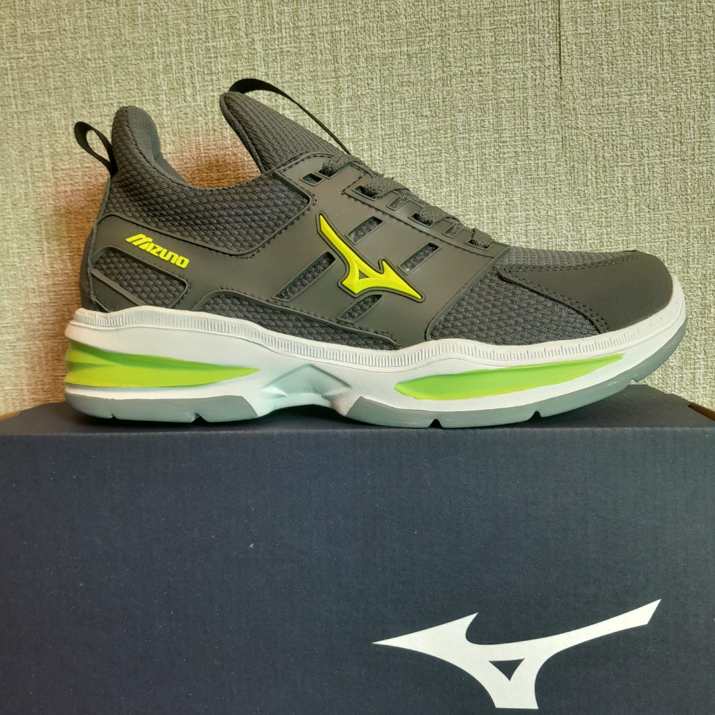 Outsole Continental™ Rubber untuk Traksi Optimal