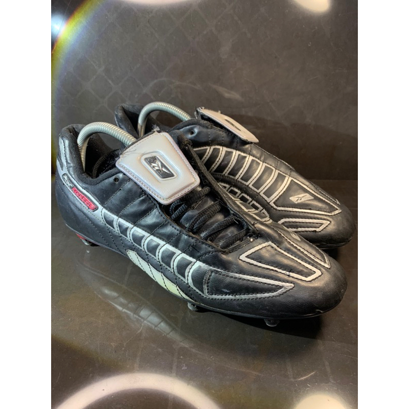 Sepatu bola reebok original sales