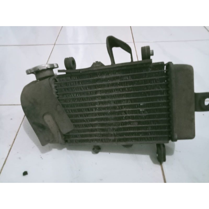 Jual radiator r15 v2 set kipas original fungsi normal gak ada bocor gak