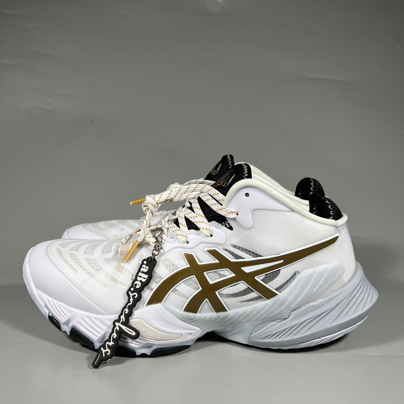 Jual Sepatu Volly Asics Metarise Tokyo White Gold | Shopee Indonesia