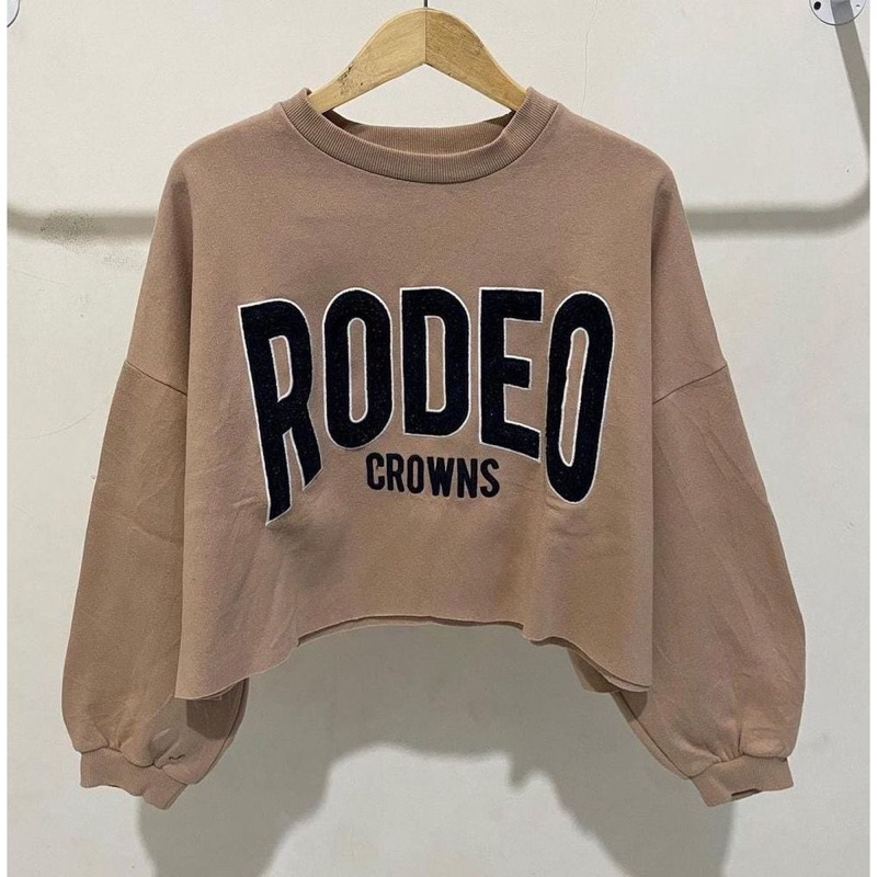 Jual Sweater Crop RODEO CROWNS Fleece (LD 110, P 43) | Shopee Indonesia