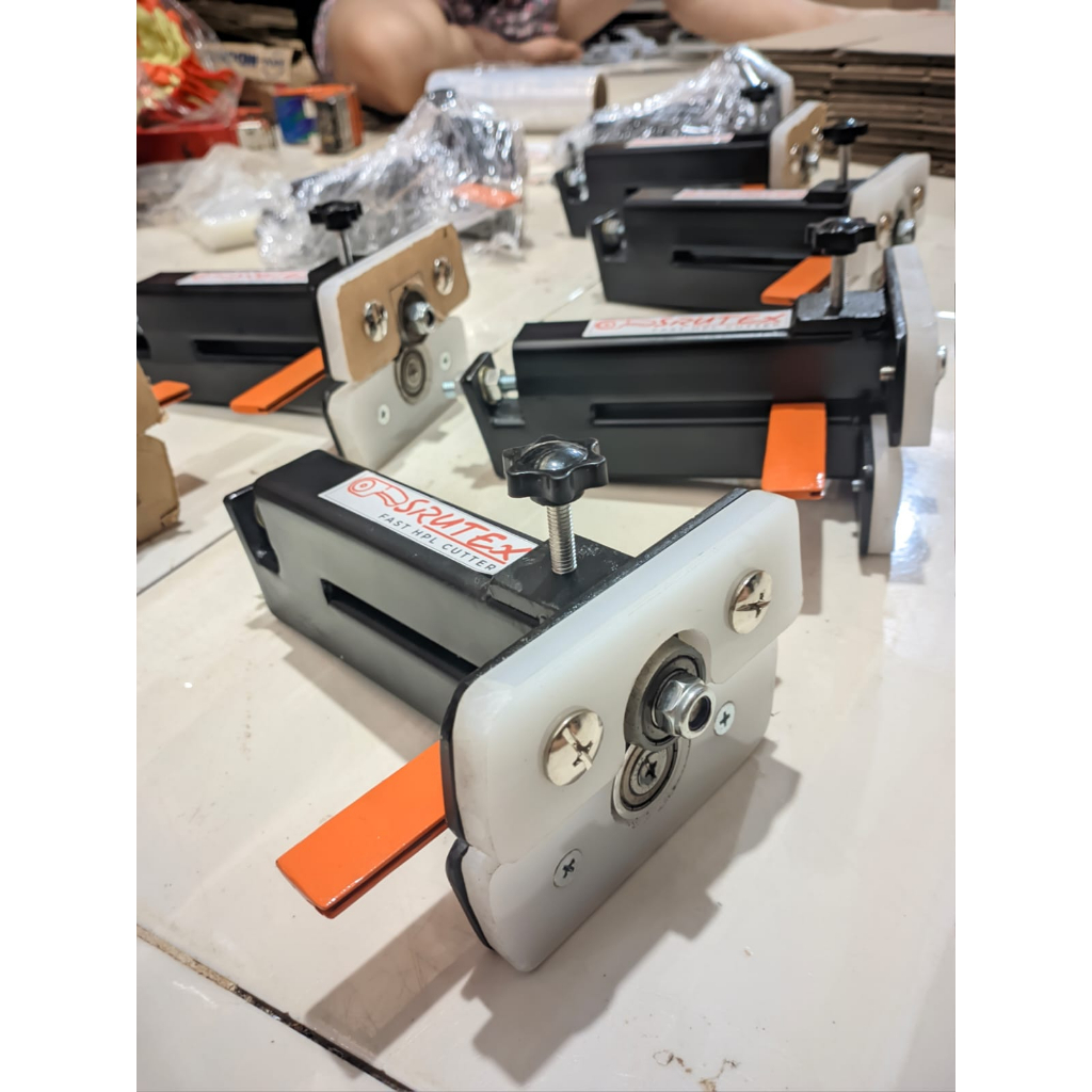 Jual Alat Potong Hpl Cutter Pemotong Trimmer Hpl Manual Bukan Varotex ...