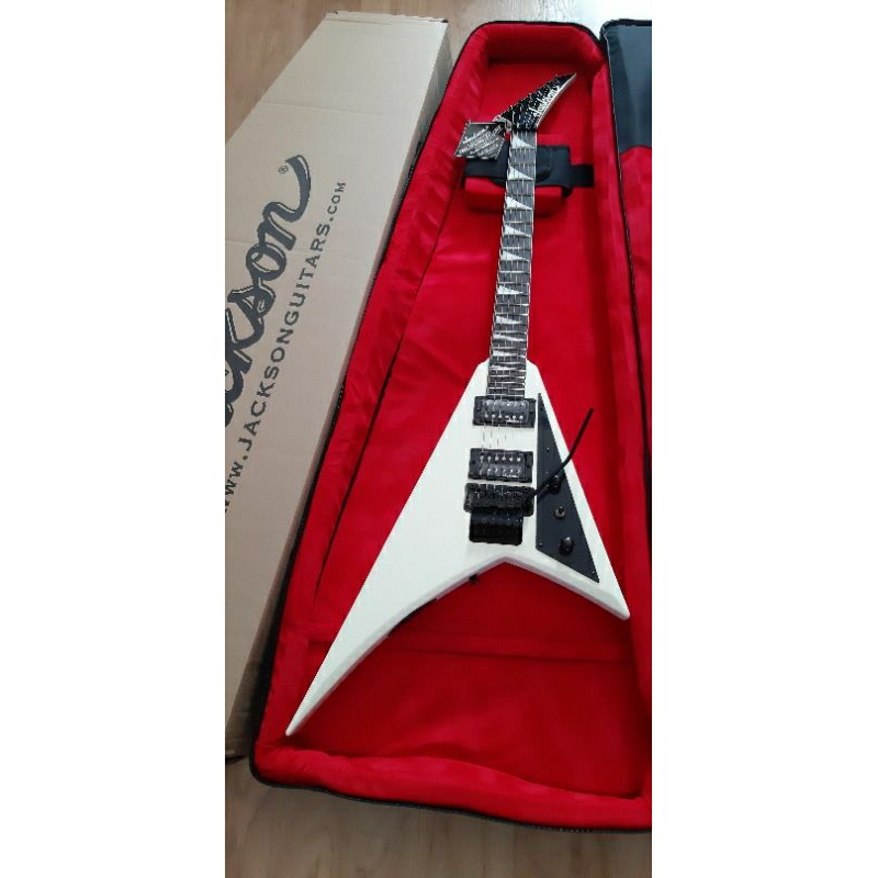Jual Jackson Guitar Randy Rhoads JS32 in Ivory White Colour | Shopee ...