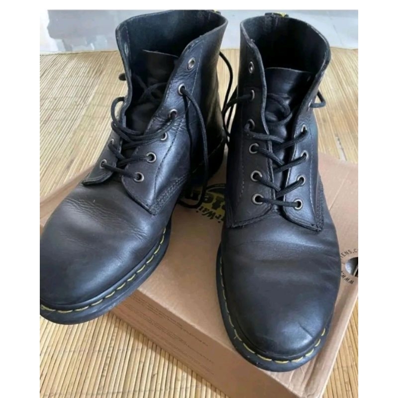 Dr martens hot sale ali