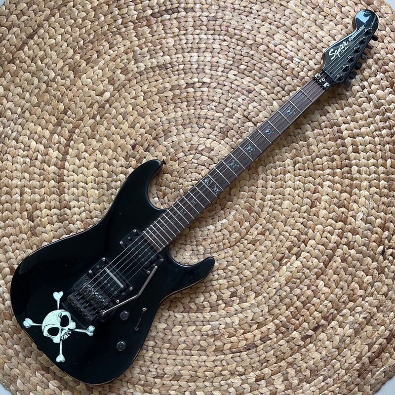 Squier on sale reverse headstock