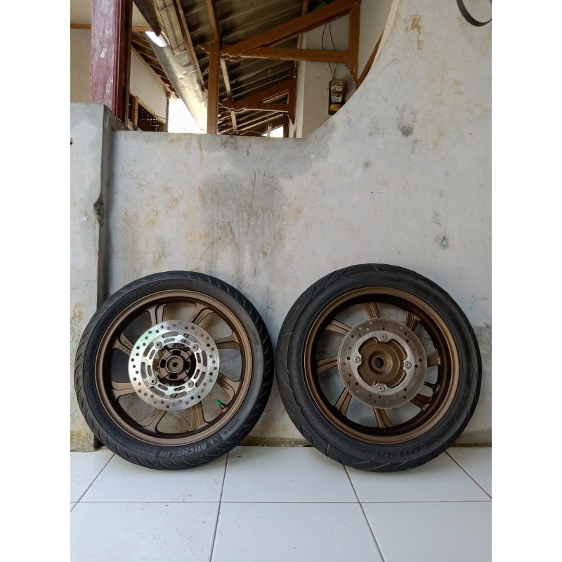 Jual velg original pcx lokal/150 bisa dipasang di pcx 160/vario 160 Abs ...