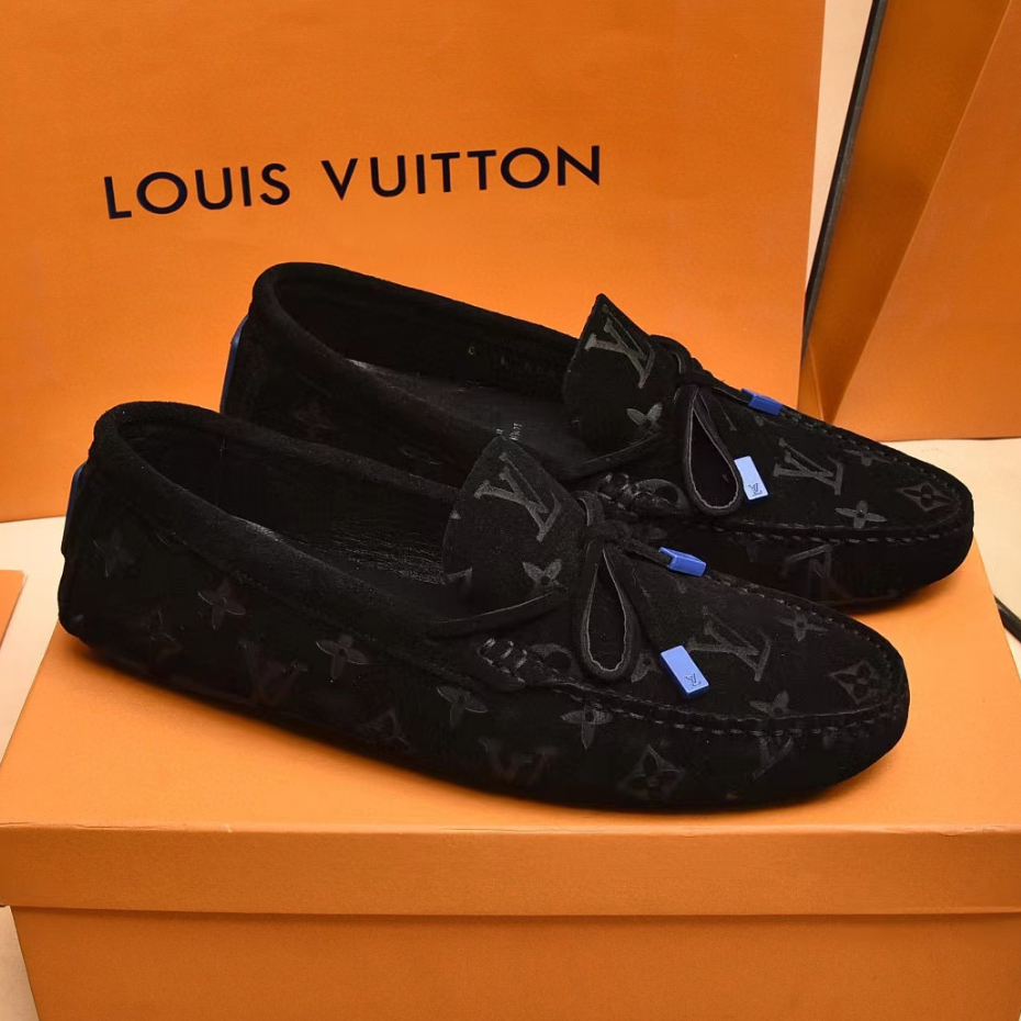 Jual Sepatu Louis Vuitton Pria Model & Desain Terbaru - Harga November 2023