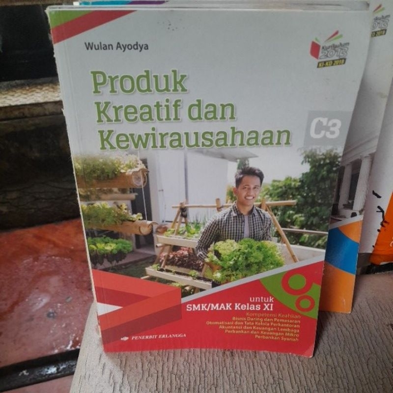 Jual Buku Produk Kreatif Dan Kewirausahaan Untuk Smk Kelas 11 Penerbit Erlangga Shopee Indonesia