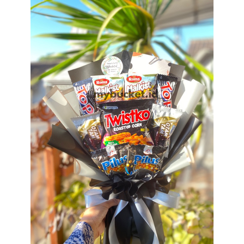 Jual Bucket Kitkat Cantik/Bucket Cowo Cewe/Bucket segala acara di Seller  KINOVSYA SHOP - Pisangan Jaya, Kab. Tangerang