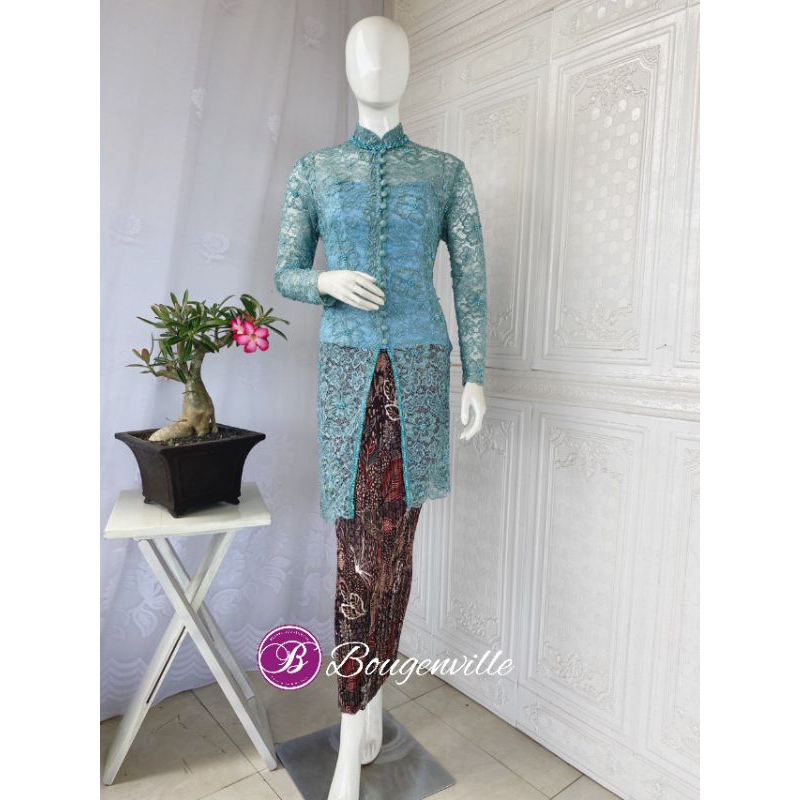 Jual Kebaya Brookat Tunik full payet Warna (Kebaya dan kemben) | Shopee ...
