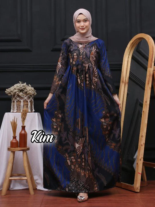 Tampilan keseluruhan gamis batik Sriwedari