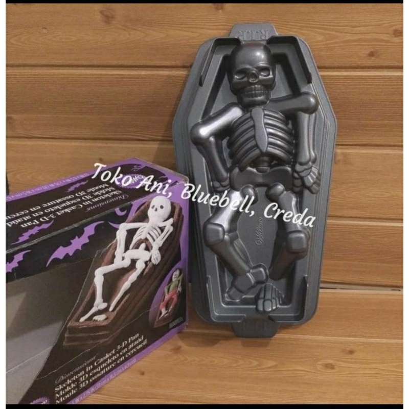 Skeleton in Casket 3D Cake Pan