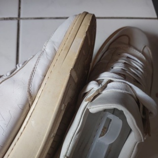 Jual Ready Sepatu LV LOUIS VUITTON RUN AWAY SNEAKER 1A3N83 - Jakarta  Selatan - Futrilestari Store