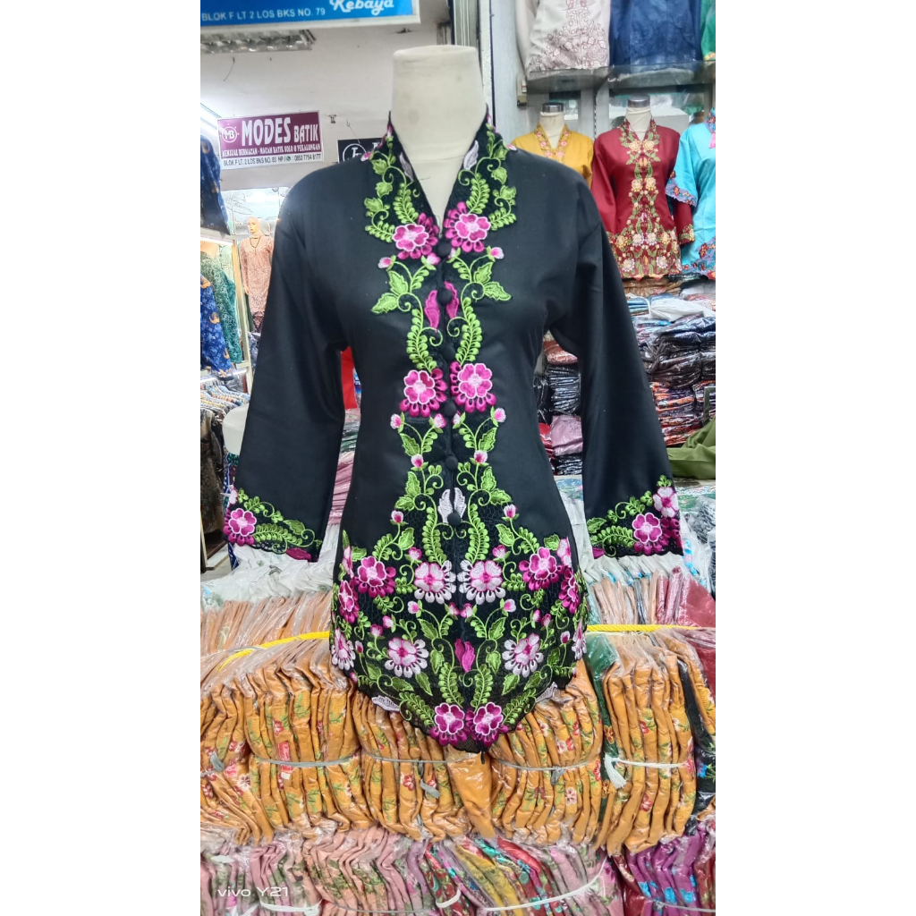 Jual Kebaya Encim Modern Pesta Wanita Muslim Dengan Aneka Motif Warna Lain Nya Shopee Indonesia