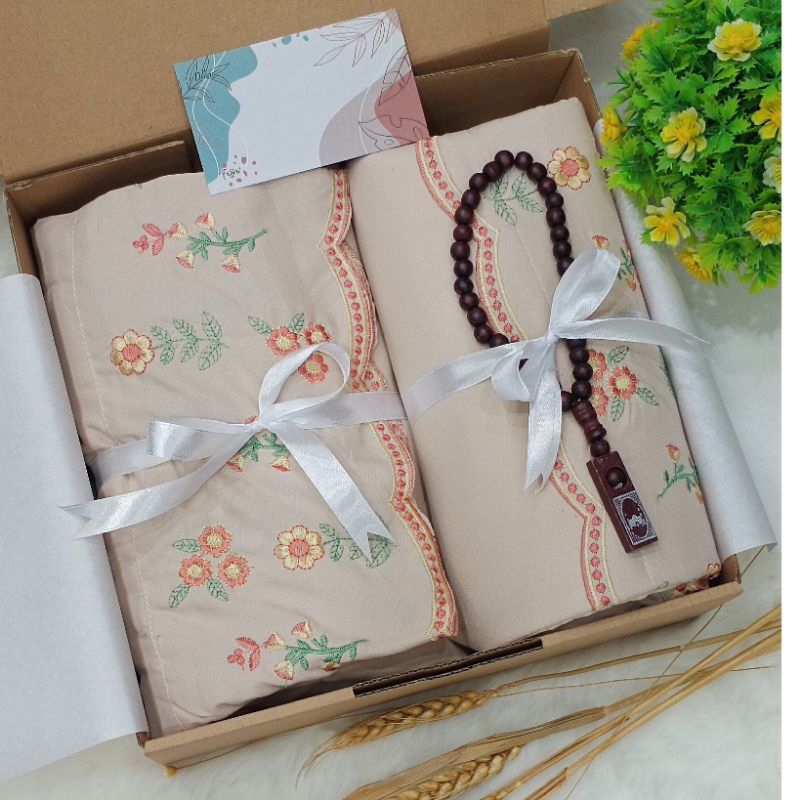 Hamper ulang tahun nikahan satu set mukena free tasbih kado hadiah Idul fitri Lebaran Ramadhan Hadiah Ulangtahun Wedding