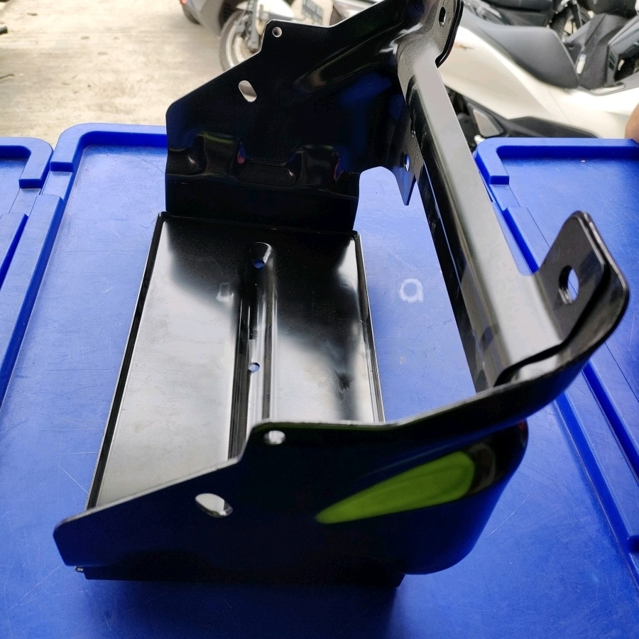 Jual BRACKET BREKET DUDUKAN AKI BATRE BATRAI ISUZU TRAGA ORIGINAL