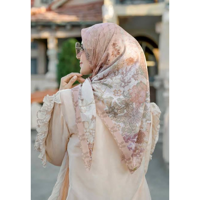 Jual Warehouse Buttonscarves x Disney’s The Dream Park Series Shopee Indonesia