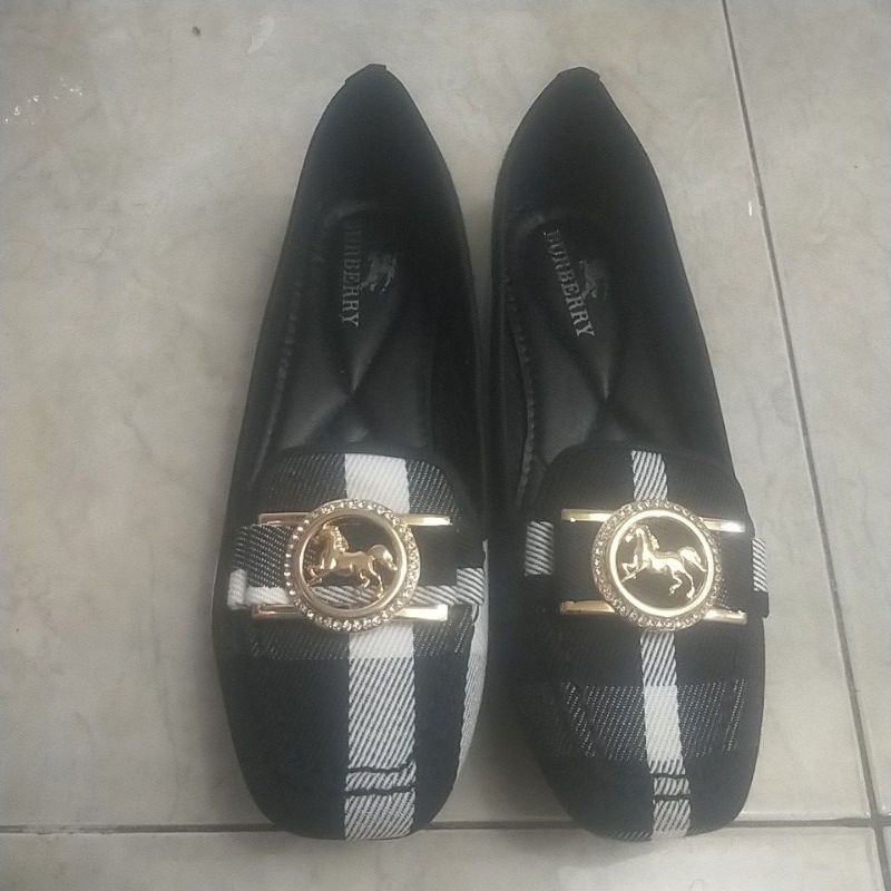 burberry shoes indonesia