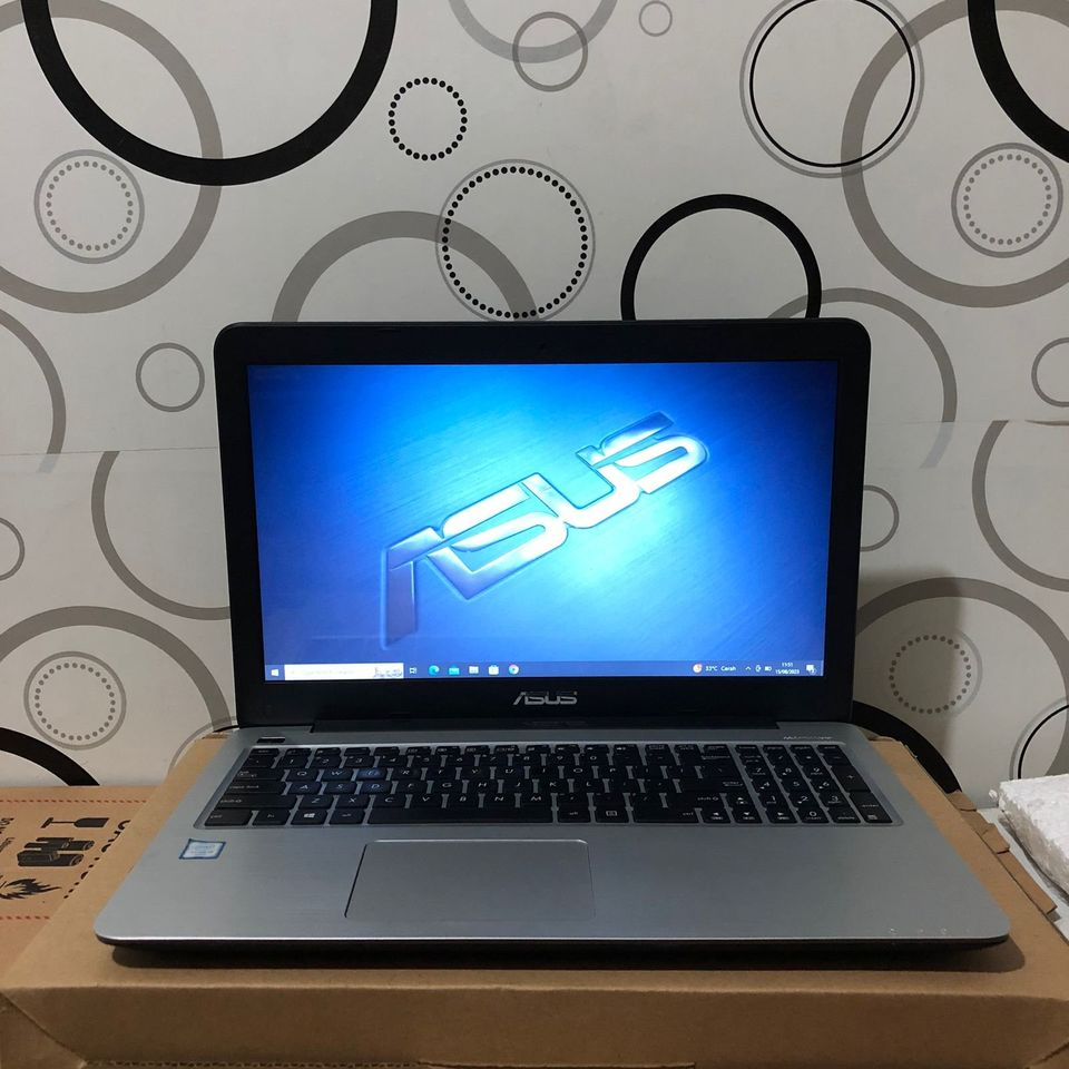 Jual Laptop Asus X556U Core i5 Ram 4/256 SSD Win.10-15