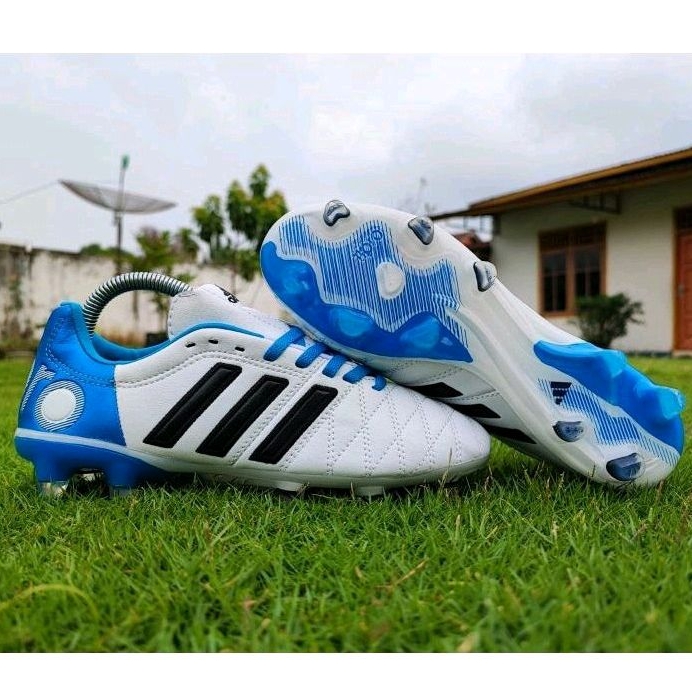 Adidas 11 hotsell pro white blue