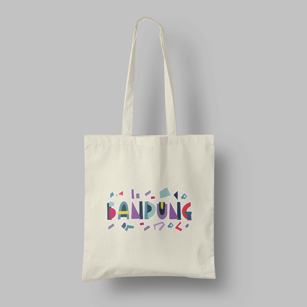 Jual Tas Totebag Bandung: Tulisan Ikonik Tas Kanvas Jinjing Pria Wanita