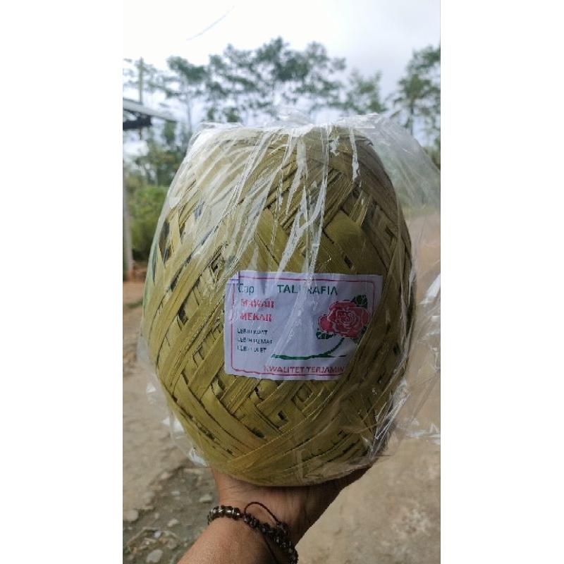 Jual tali rafia 2 ons | Shopee Indonesia