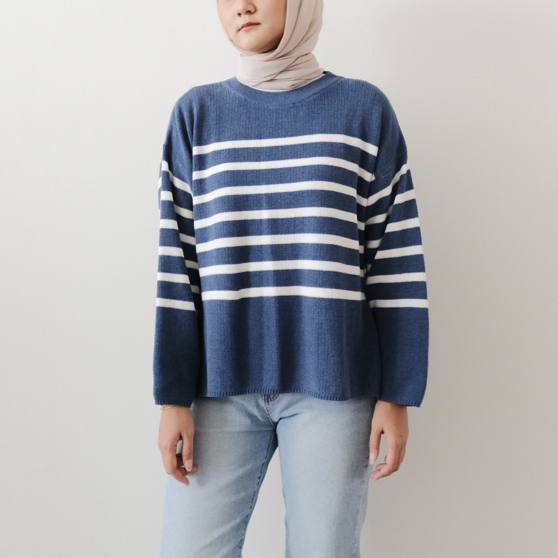 Jual SWEATER RAJUT OVERSIZE DIORA STRIP WANITA TERBARU INARA SWEATER STRIP ATASAN RAJUT WANITA Shopee Indonesia