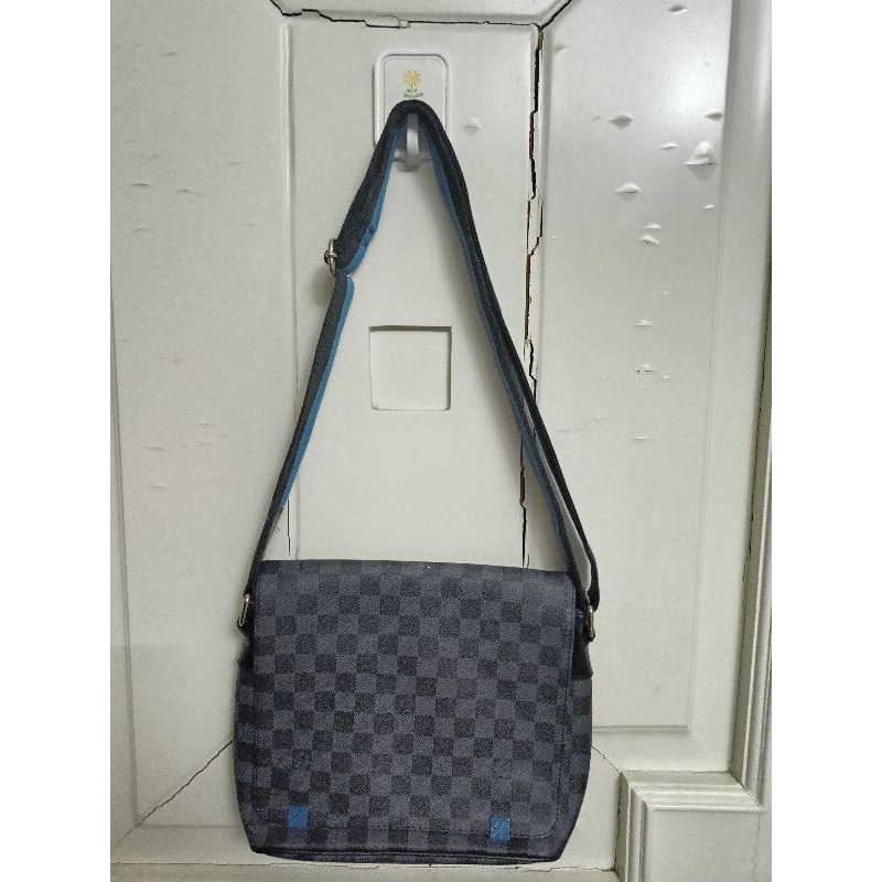 Jual LV Discovery Bumbag Damier Graphite - Kota Surabaya