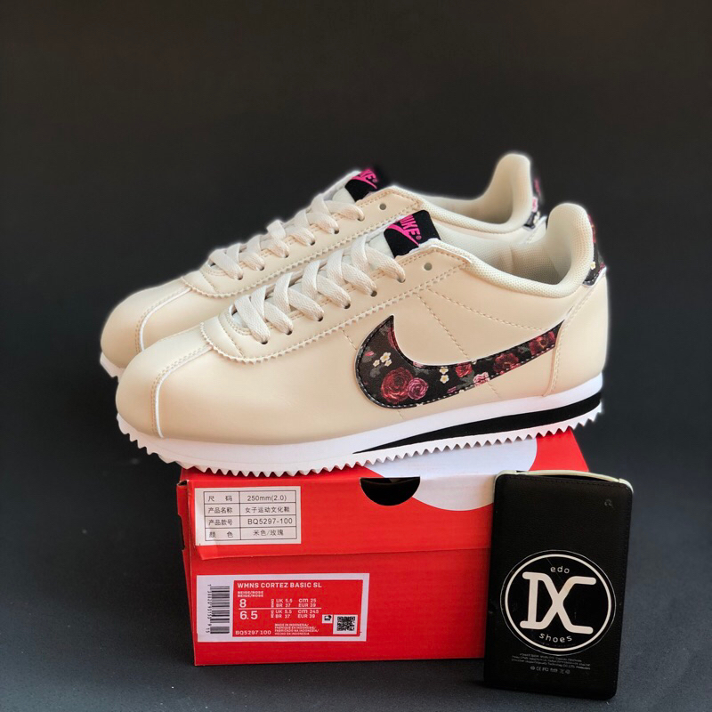 Nike cortez flores clearance