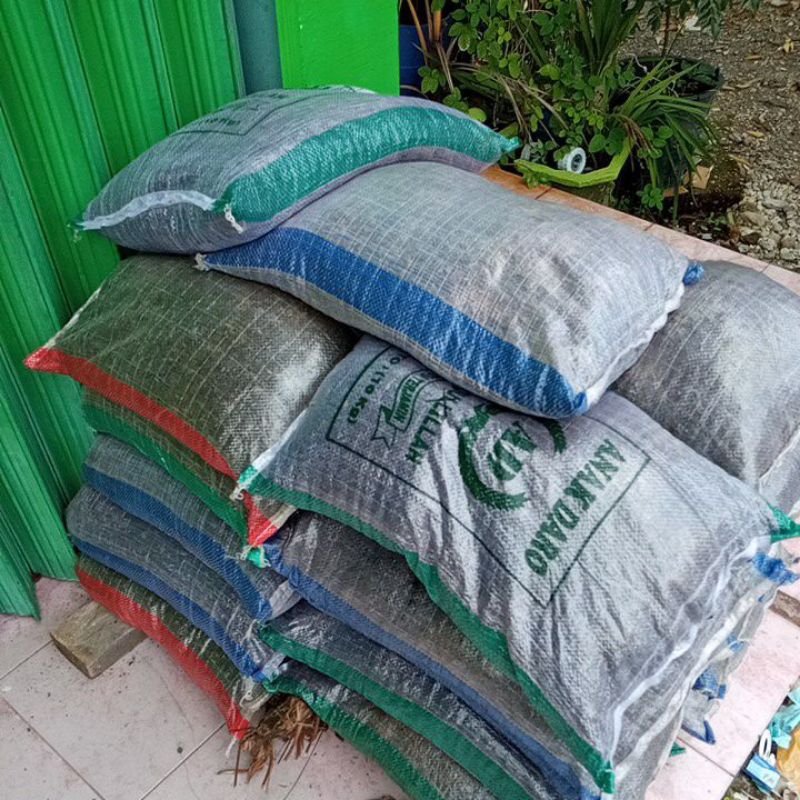 Tanah Hitam Plus Sekam