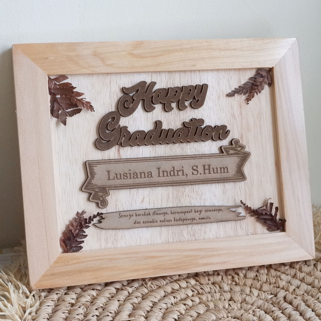 Jual WOODEN SIGN Papan Bunga Kayu Bingkai Kayu Kado Wisuda Plakat