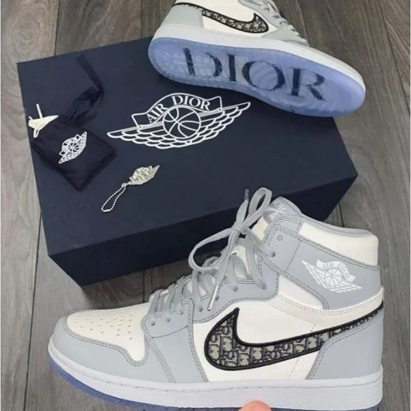 Jual SEPATU A1R JORDAN HIGH ABU ABU PUTIH PRIA WANITA TERLARIS DAN