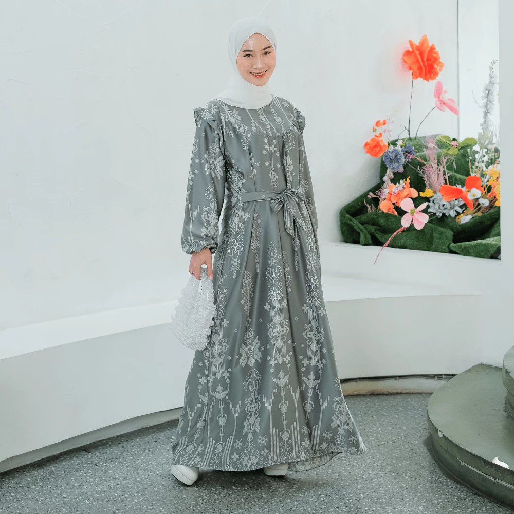 Detail lengan dan zipper gamis Thalia Shirinzein