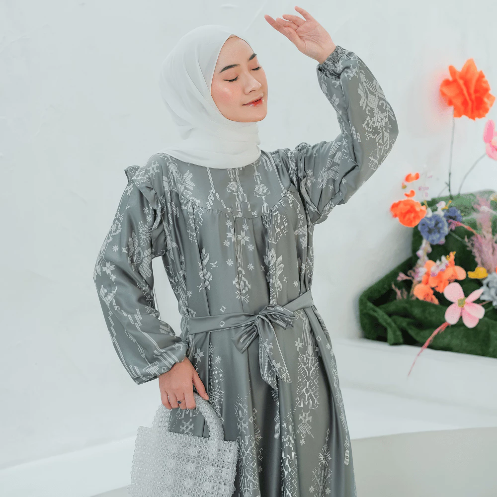 Tampilan keseluruhan gamis Thalia Shirinzein