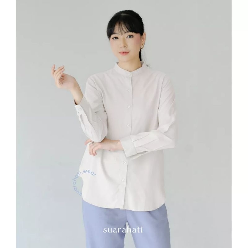 Connexion Shirring Sanghai Collar Blouse Wanita main image 0