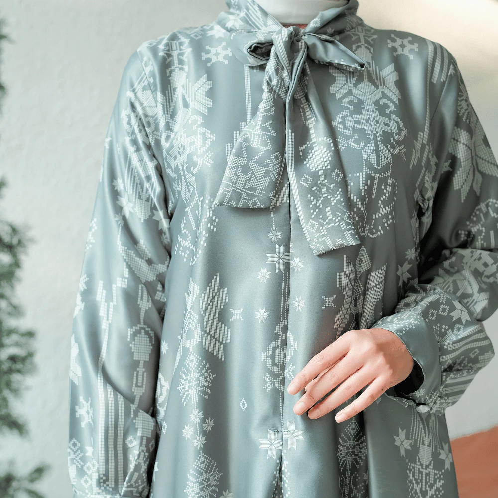 Gamis Wanita Kondangan Terbaru 2026 Pesta Mewah Elegan Busui tampilan samping