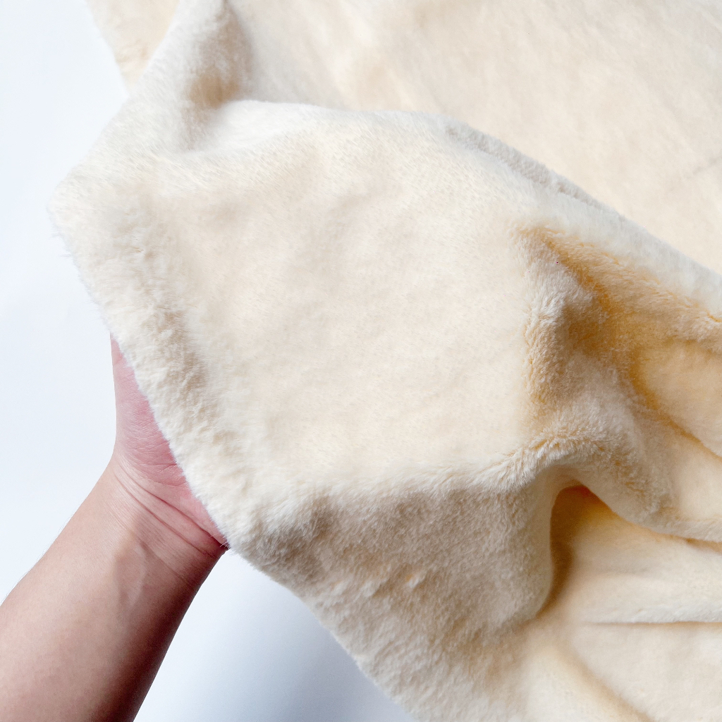 Jual Kain Bulu Rabbit Fur Grade A 10mm Krem 100x160cm | Shopee Indonesia