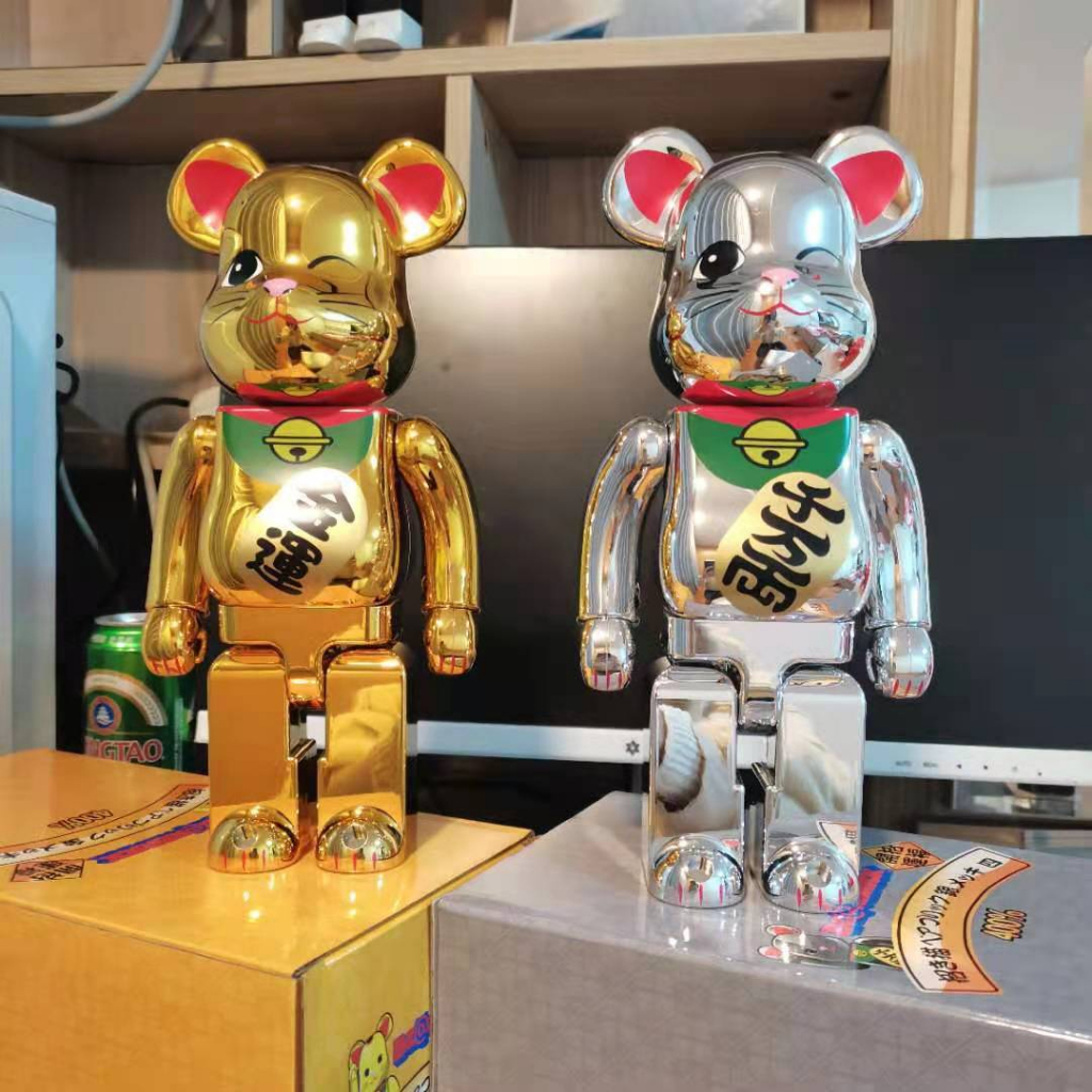 bearbrick lucky cat