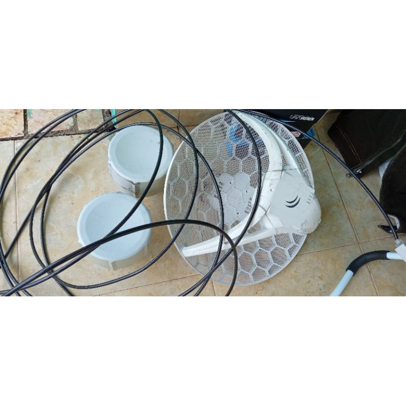 Jual Mikrotik SXT LTE KIT RBSXTRR11eLTE Embedded LTE Sim Card BEKAS ...