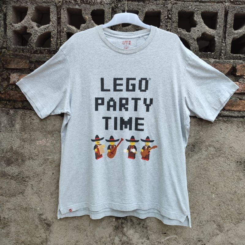 Uniqlo x online lego