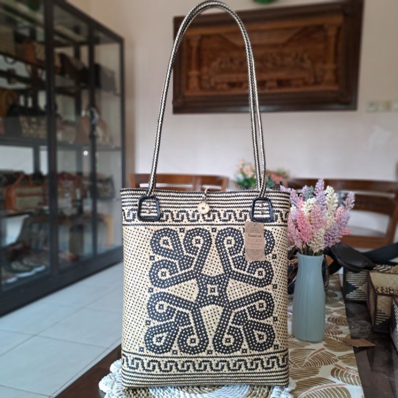 Jual Tas Map rotan kalimantan l tas etnik anyaman rotan l Tinduhcraft ...