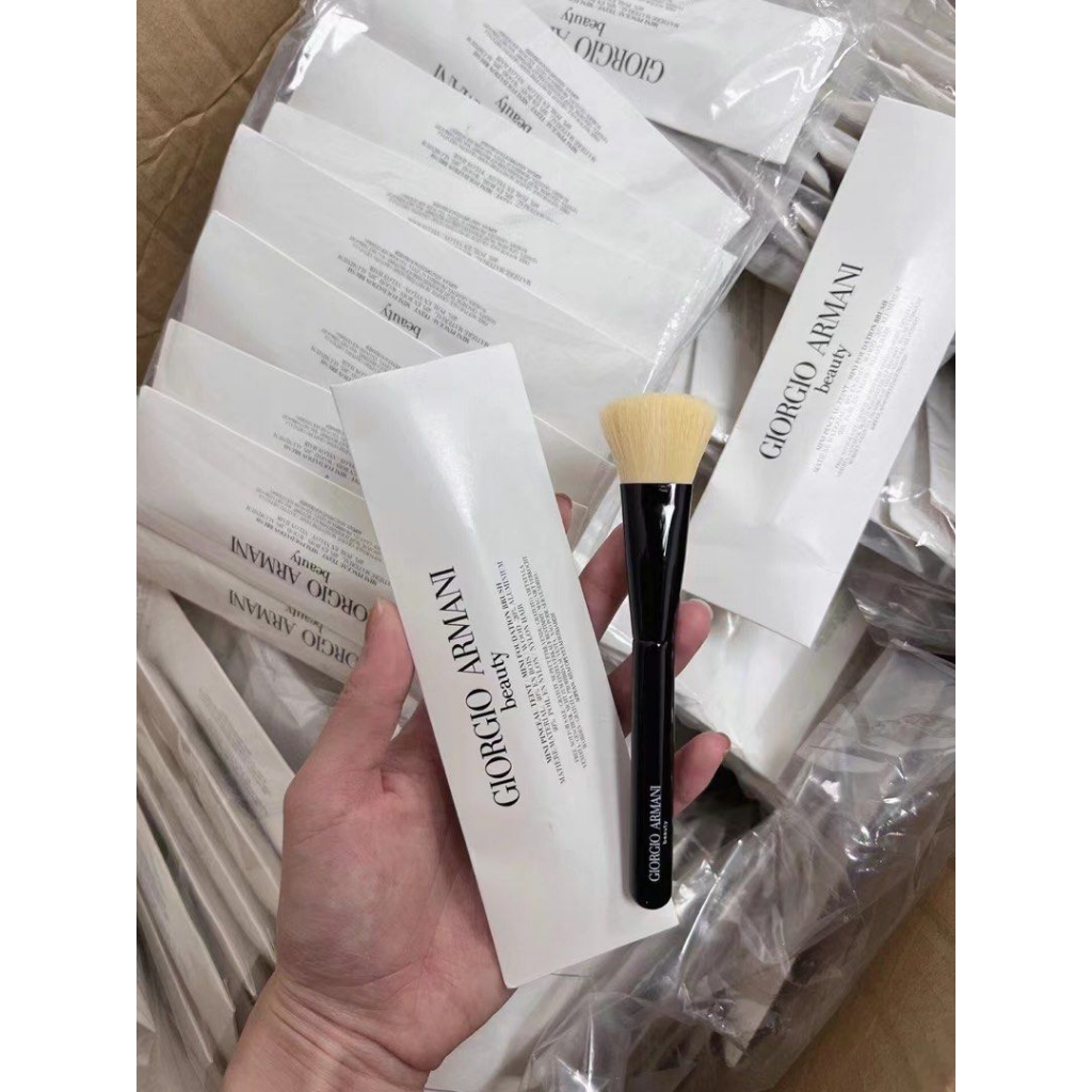Jual ARMANI BEAUTY MINI FOUNDATION BRUSH Shopee Indonesia