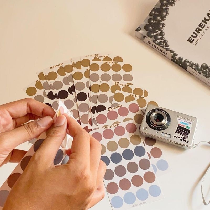 Jual Sticker Dot Bulat Warna Warni Sticker Lavender, Blue, Random Brown ...