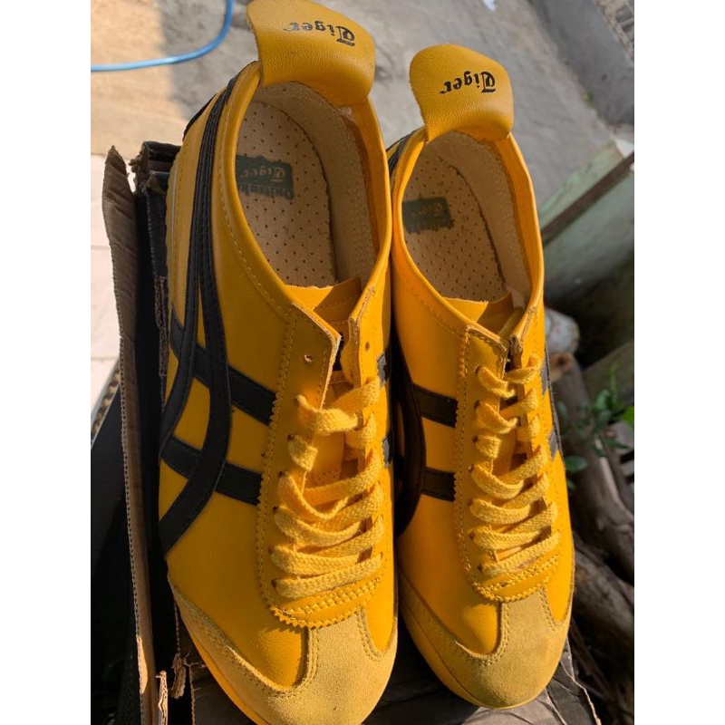 onitsuka tiger black and yellow