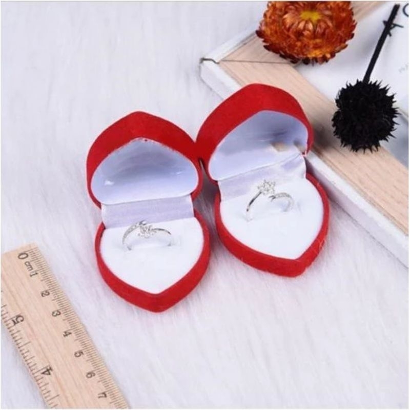 Jual BOX CINCIN TUNANGAN MODEL LOVE / KOTAK CINCIN AKRILIK MEWAH