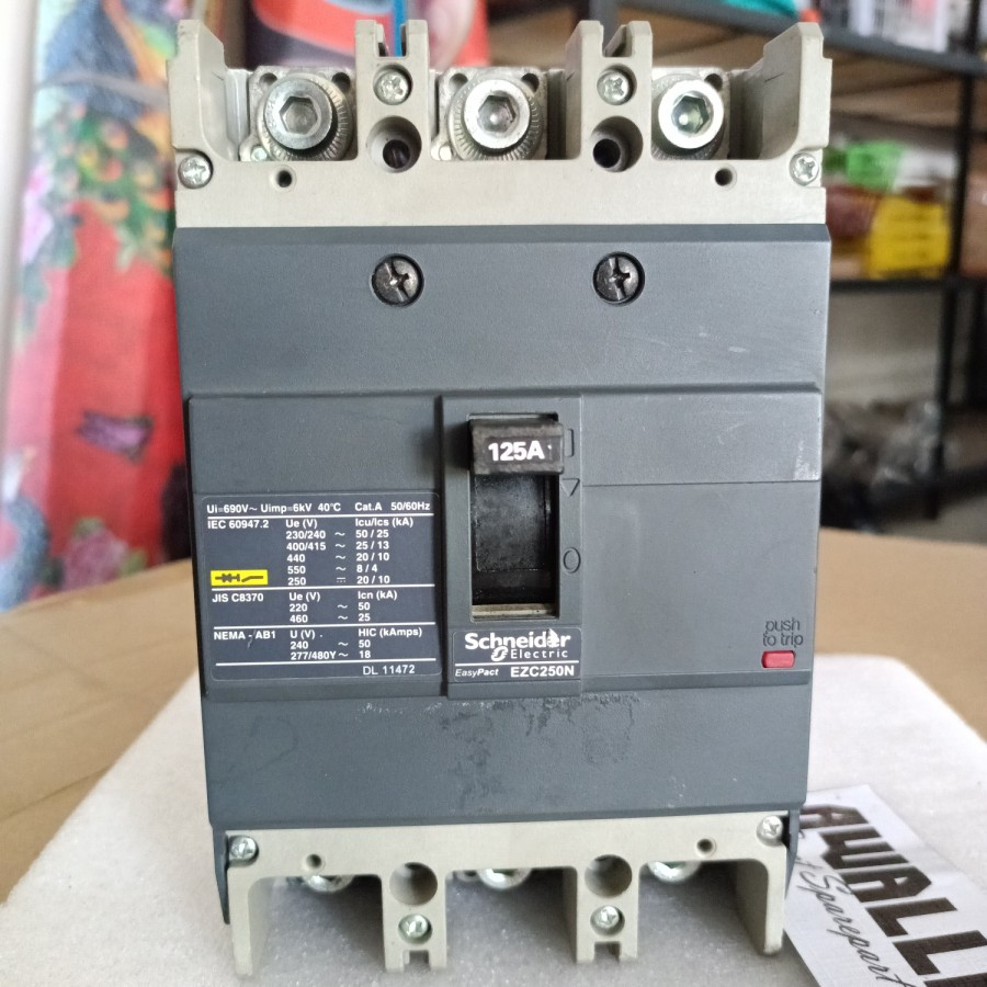 Jual Mccb Schneider 125a 3p Ezc250n 3phase Shopee Indonesia