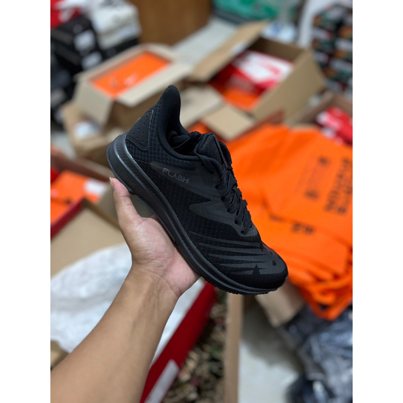 Jual New Balance Dynasoft Flash V2 Running Men Full Black Original BNIB Resmi Shopee Indonesia