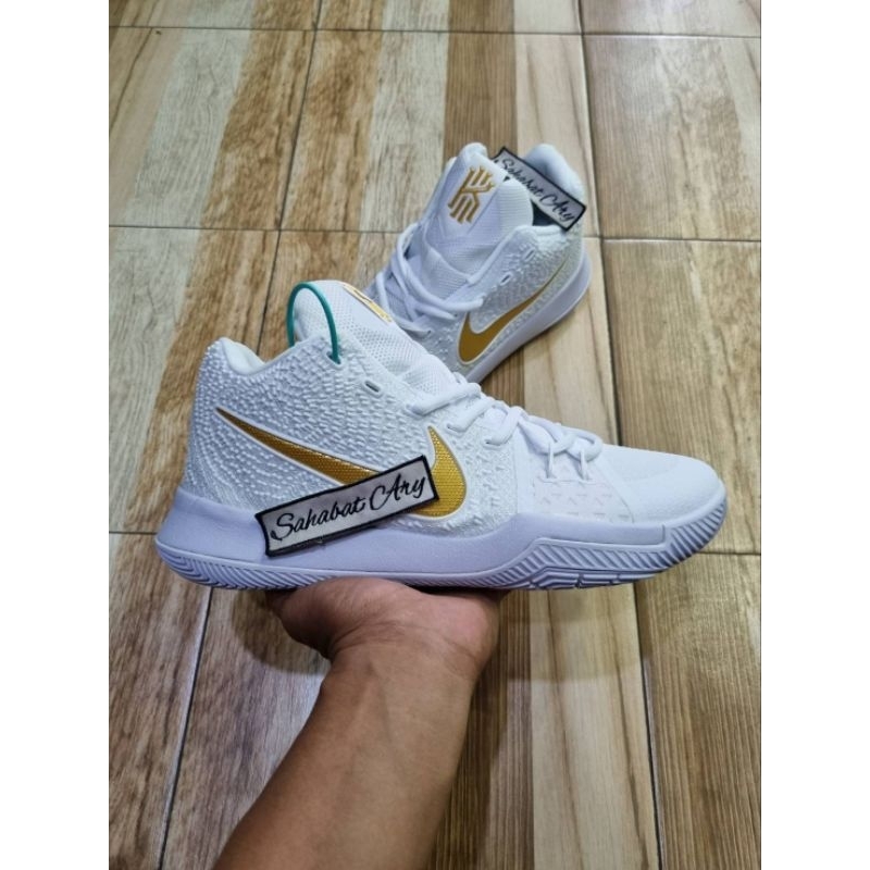 Kyrie 3 finals white and gold best sale