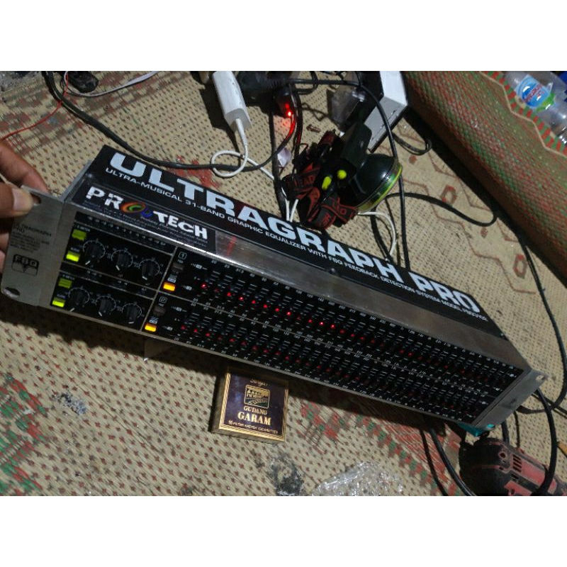 Jual Equalizer Behringer 3102 With FBQ second Shopee Indonesia