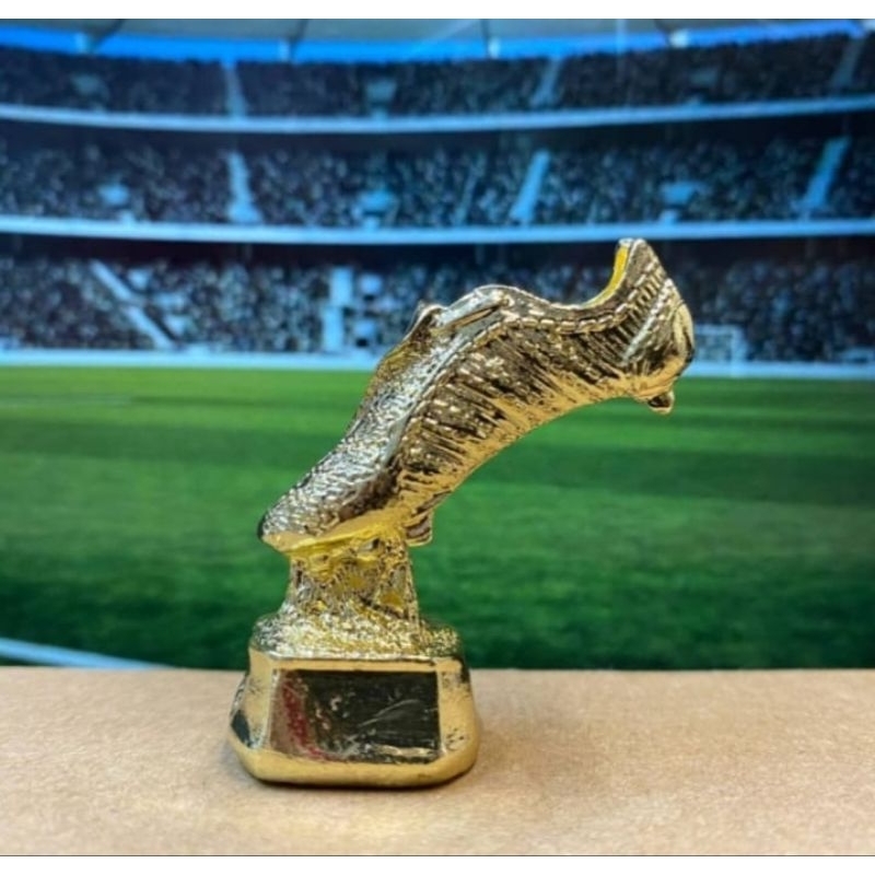 Jual Action Figure Trophy Piala Sepatu Emas Golden Boot Top Score ...